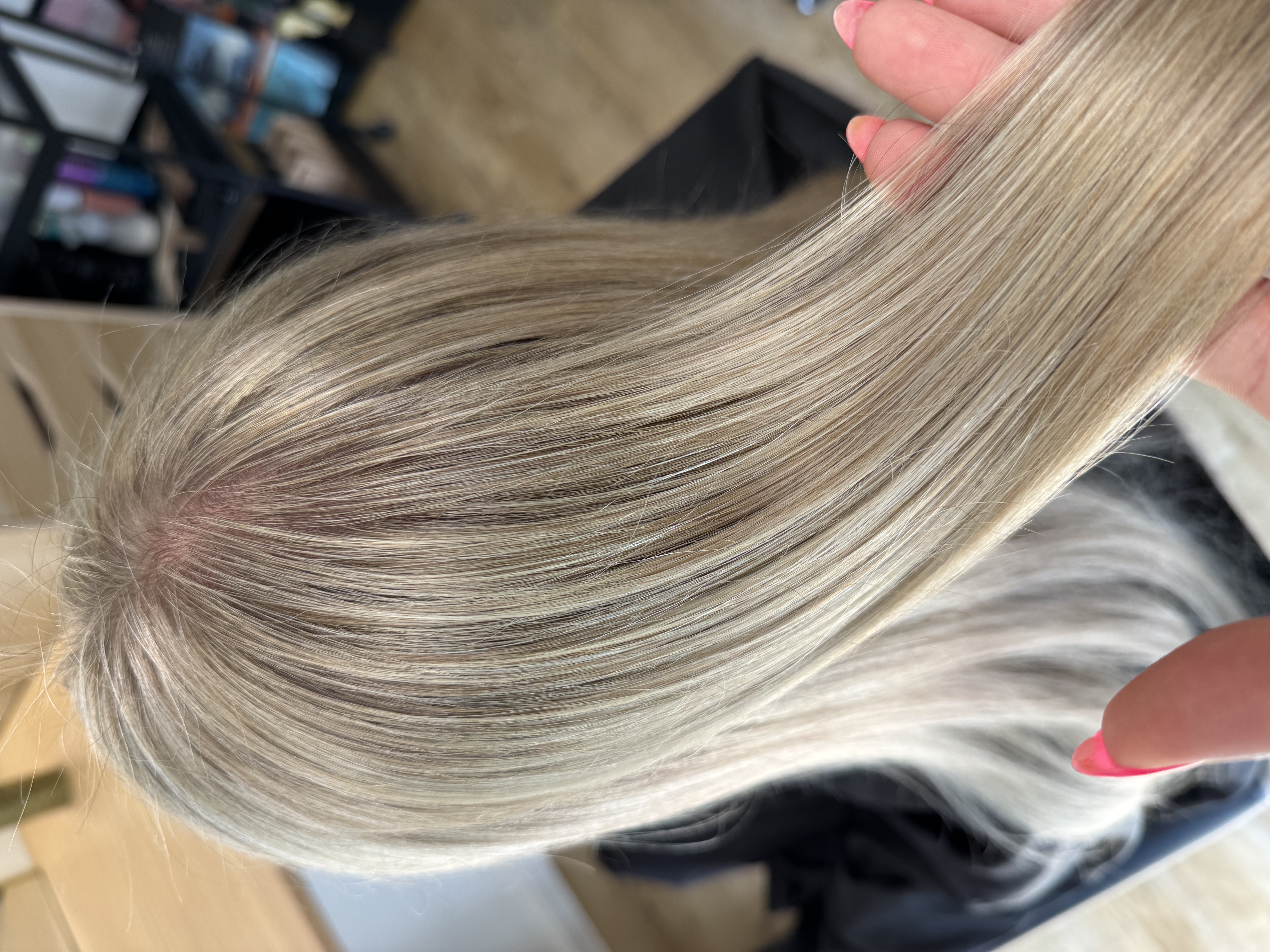 Ergebnis aus dem Studio: Coloration, feine Strähnen