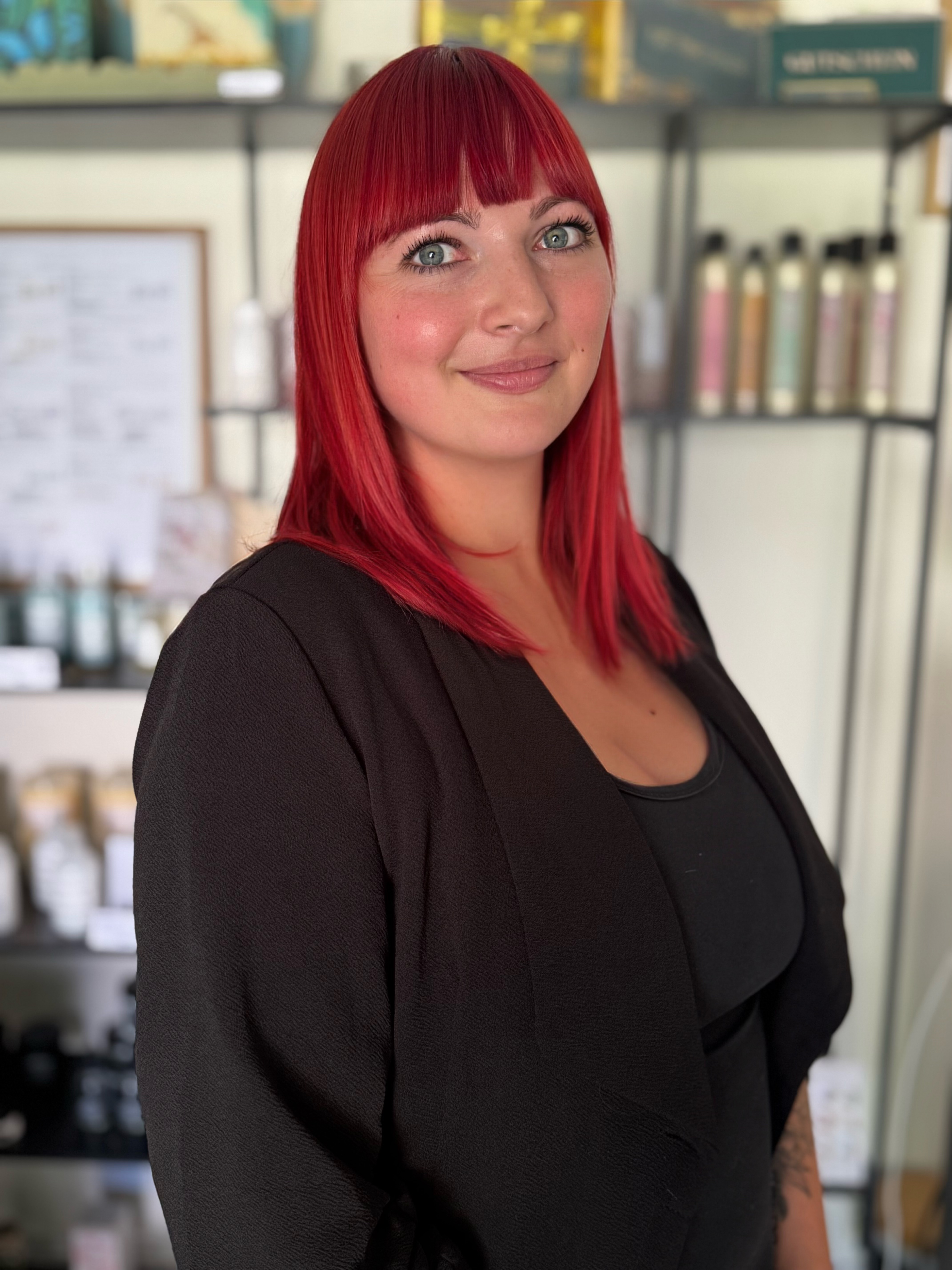 Novena, Stylistin bei Studio Glow