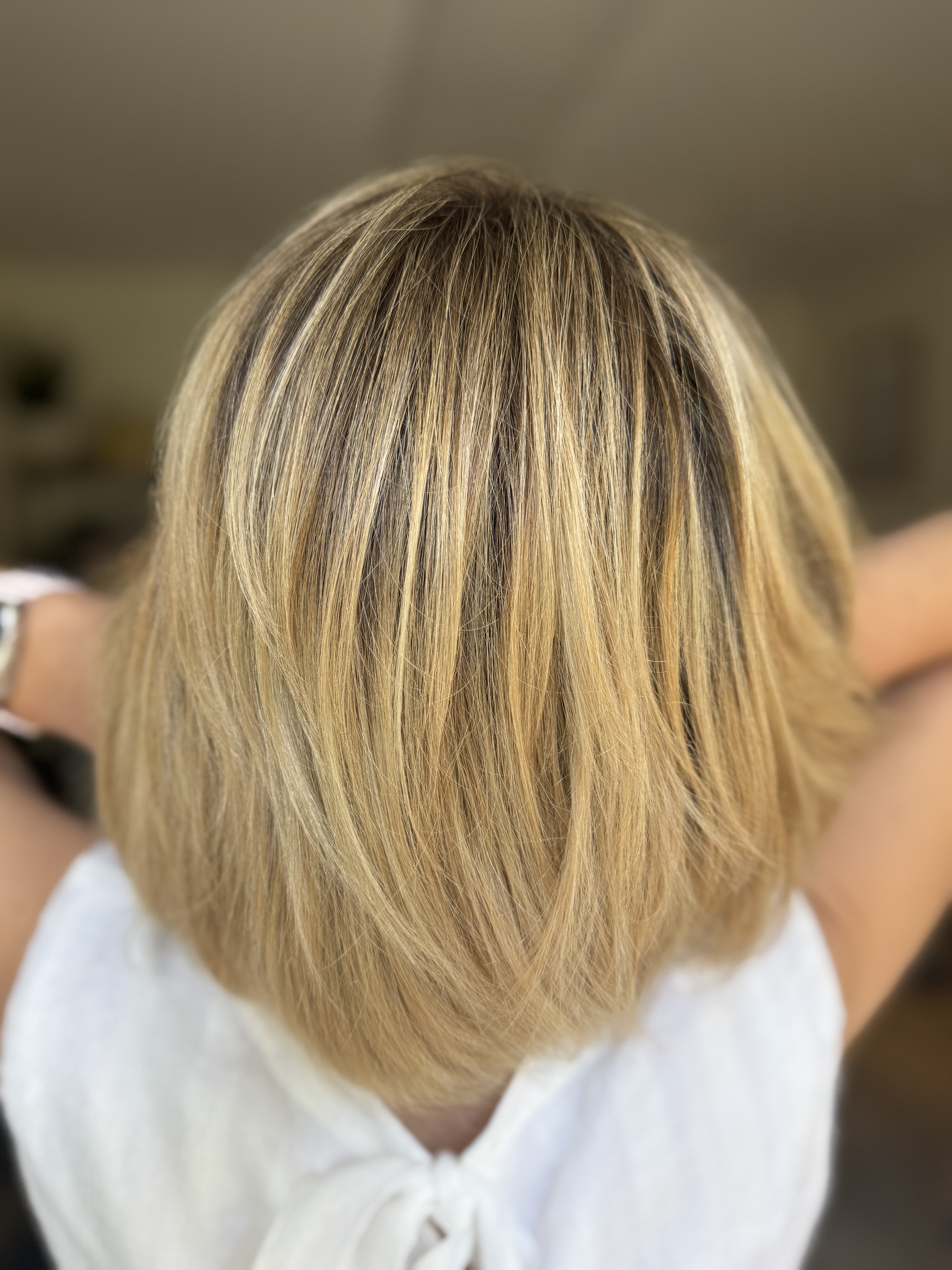 Ergebnis aus dem Studio: Balayage und Haarschnitt